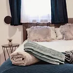 Athena Apartman
